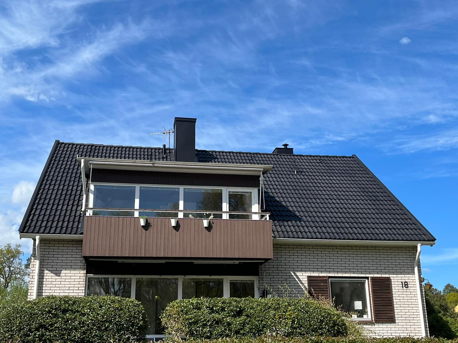 Villa med nyrenoverat tak och fräscht helhetsintryck